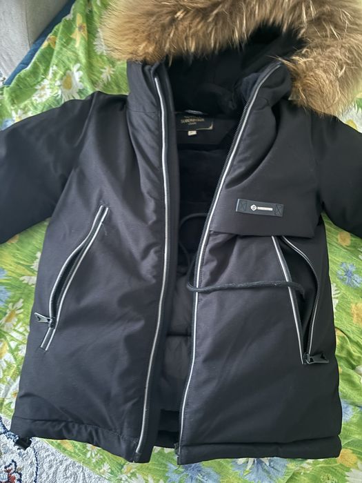 Продам куртку детскую с брюками типа комбинезона, комбинезон и ветровк