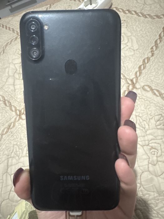 SUMSUNG а 11 телефон