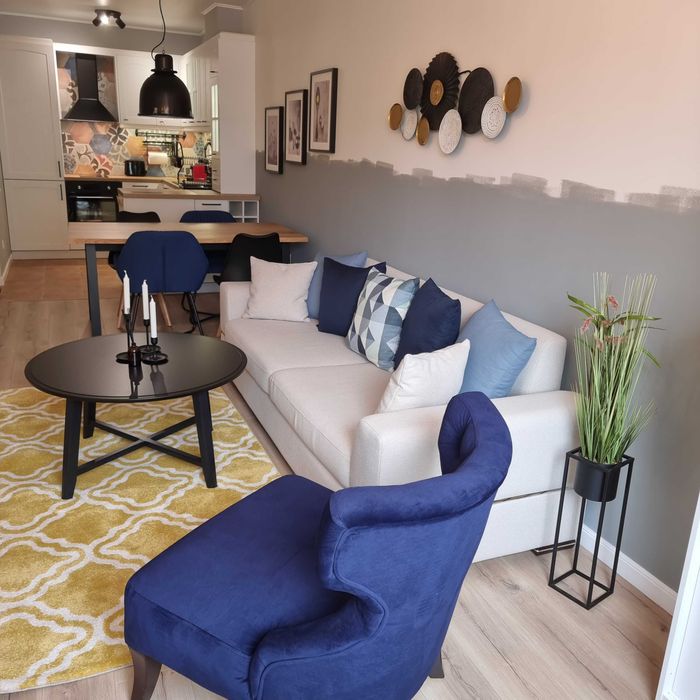 Дава се под наем Двустаен апартамент в Варна, Левски - 90 кв.м за 714 € - Снимка #2