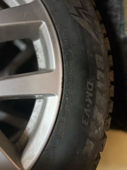 Зимние шины Bridgestone на дисках