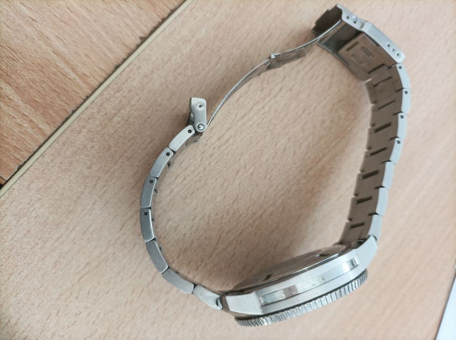 Продавам мъжки часовник Tissot
