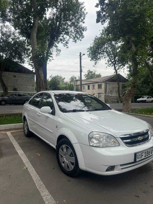Чевролет Ласеетти