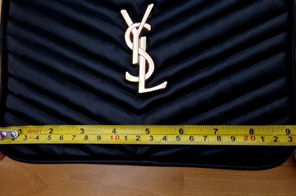 Geanta damă super model, logo metalic auriu, saculet, etichetă