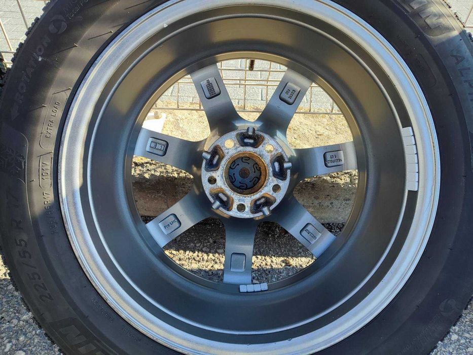 239 - 4бр. Алуминиеви джанти 17'' 5x115 с гуми 225/55R17 Opel