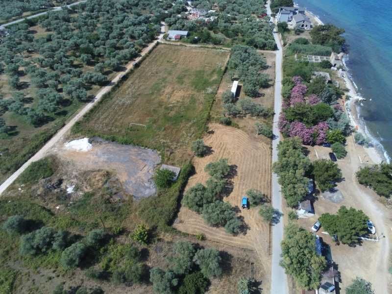 ПРОДАВА Прекрасен инвестиционен имот на метри от плажа