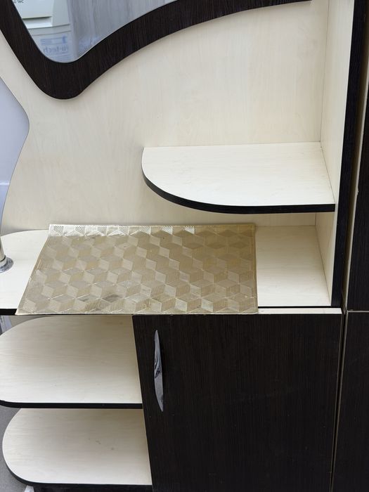 Прихожия шкаф сотилади