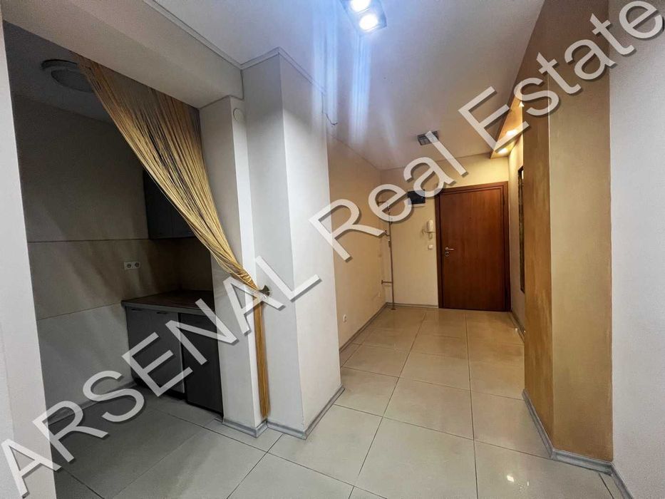 Дава се под наем Офис в София, Център - 108 кв.м за 747.66 € - Снимка #1