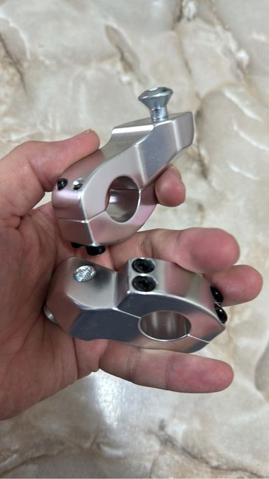 Крепление защиты рук для мотоцикла