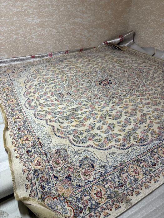Палас в отличном состояние.