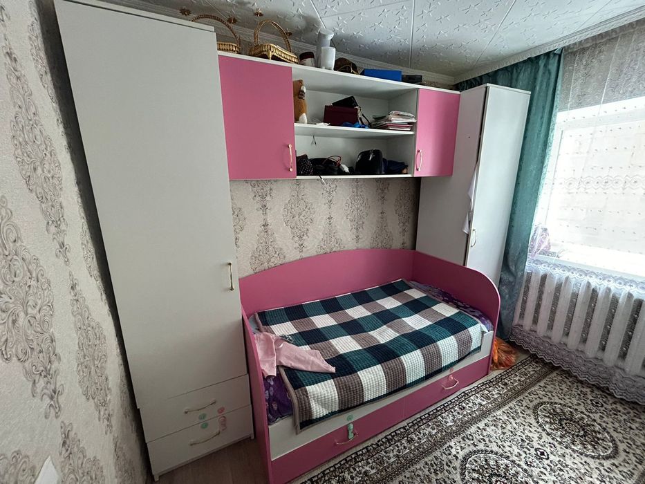 Продам детский гарнитур с двумя кроватью