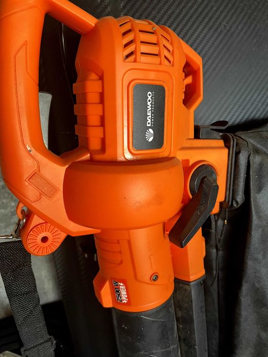 Листосъбирачка / духалка Daewoo 2500 W – като нова