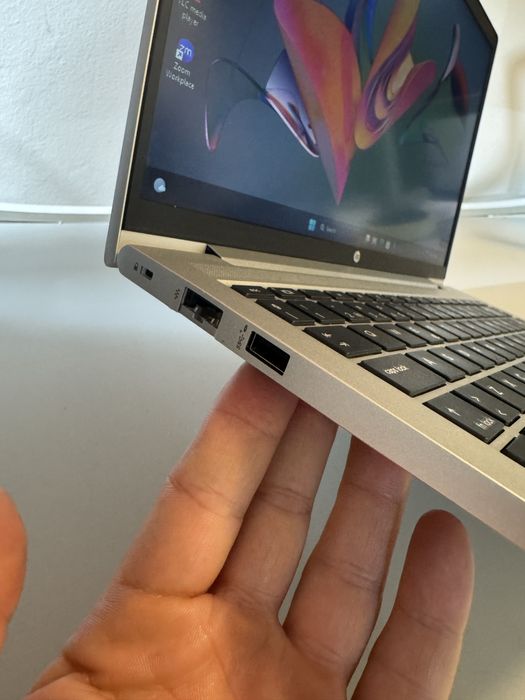 Laptop model nou HP complet cu Ryzen 3 7330u 16Gb ram baterie 6h