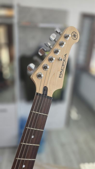 Yamaha pacifica-Boss katana