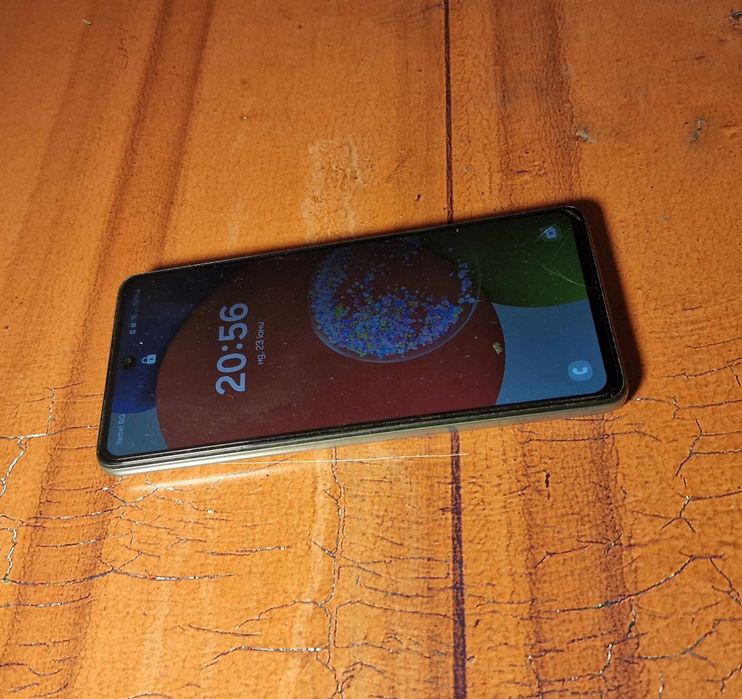 Samsung A52s 5G с два калъфа