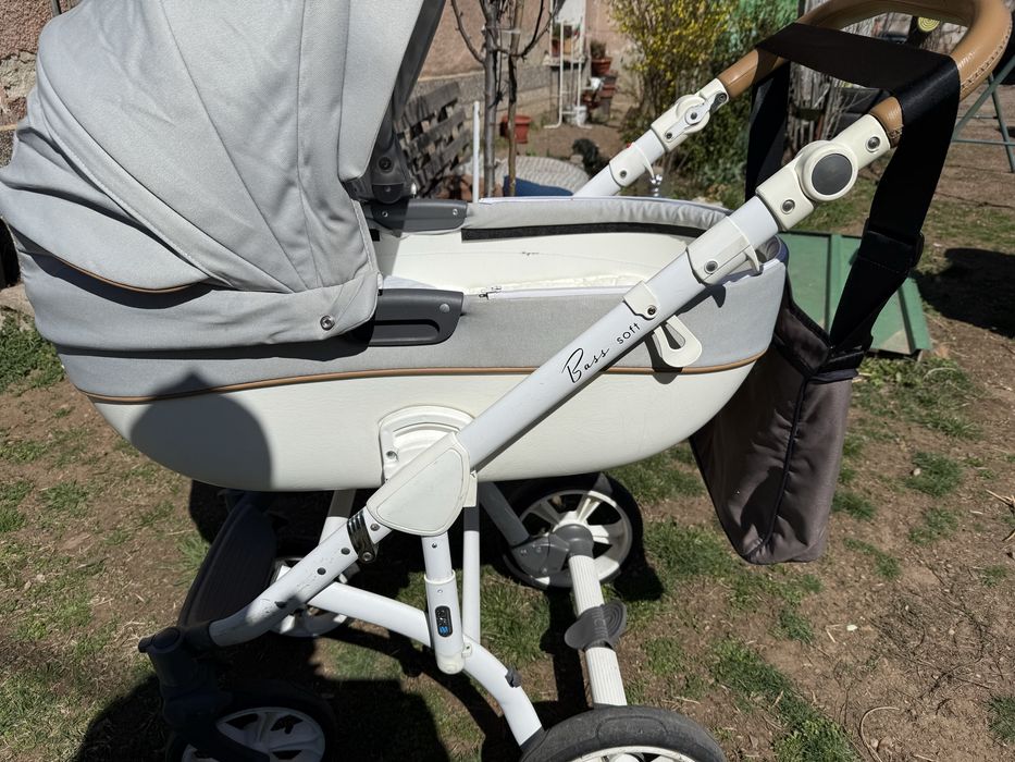 Бебешка сгъваема количка Bass Soft.