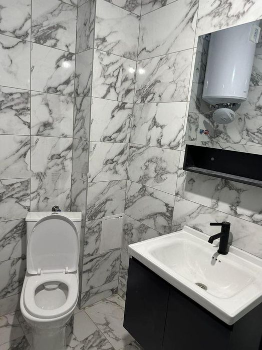 Дава се под наем Тристаен апартамент в Варна, Бриз - 135 кв.м за 1166.88 € - Снимка #13