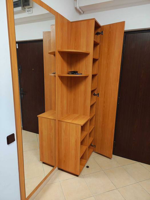 Dulap pentru hol pentru haine, cu cuier si pantofar, cu loc de sezut, + ... -executat la comanda MDF - funir de culoare frasin de calitate f. buna