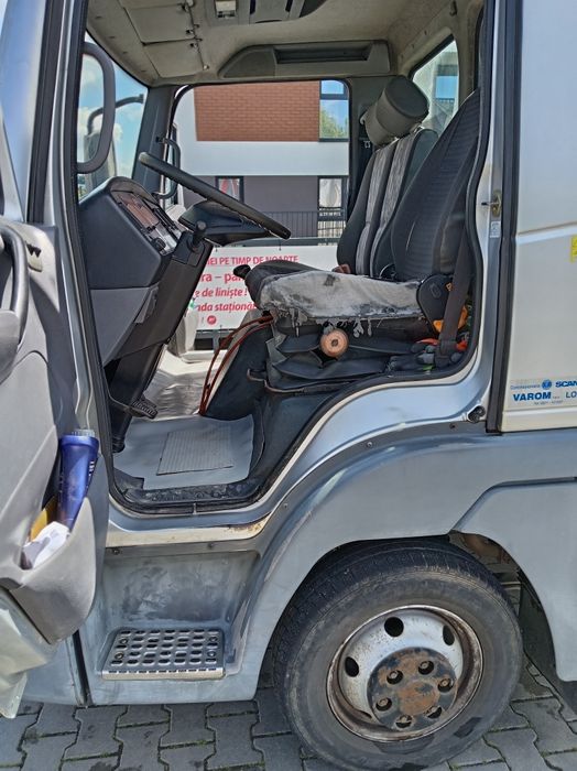 Vând Nissan Atleon 110, motor de 3000, basculabil pe cutie din anul 2000