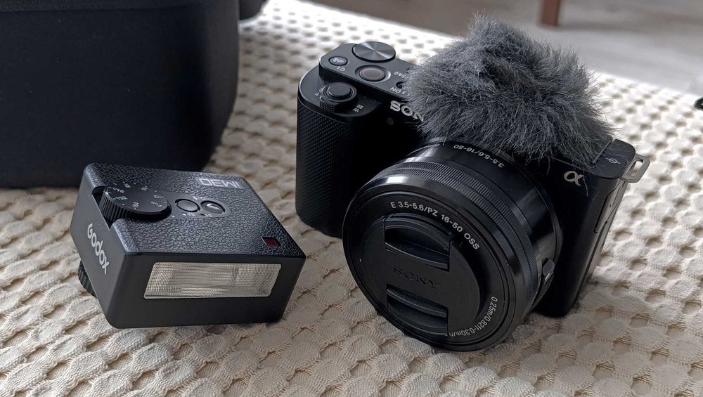 Фотоапарат - Sony Zve10-4k