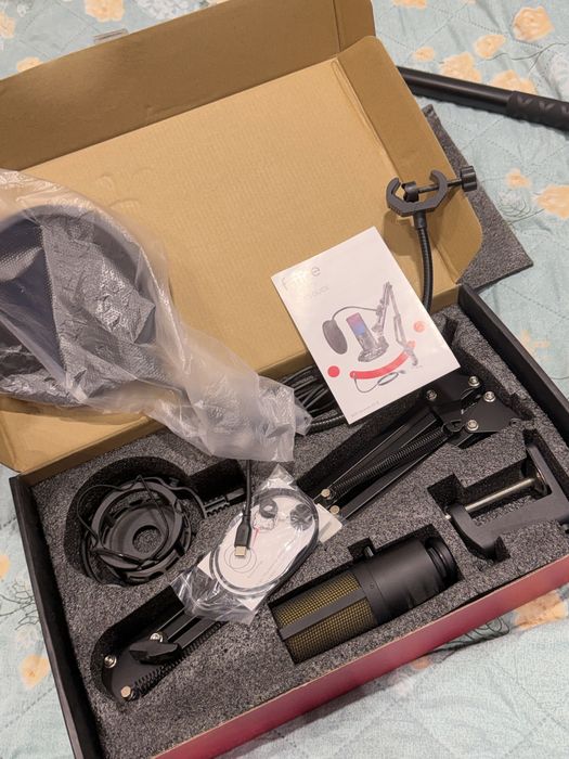 Микрофон FIFINE T669 PRO 3 RGB комплект (стойка, поп-фильтр)