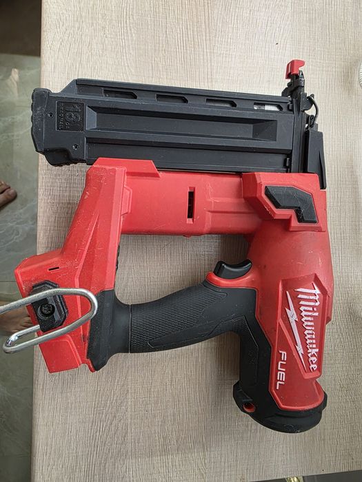Pistol cuie  finisaj Milwaukee m18 Fn18gs