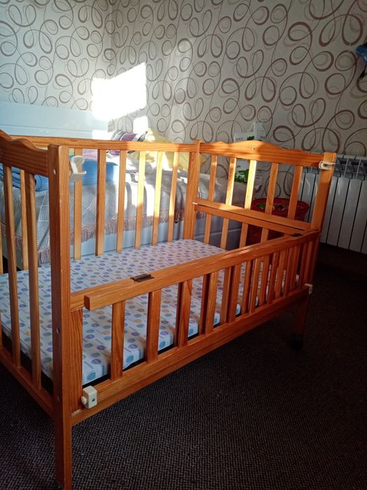 Продам детскую кроватку.