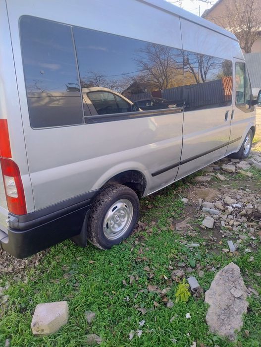 Vând Ford Tranzit 8+1 an fab 2011