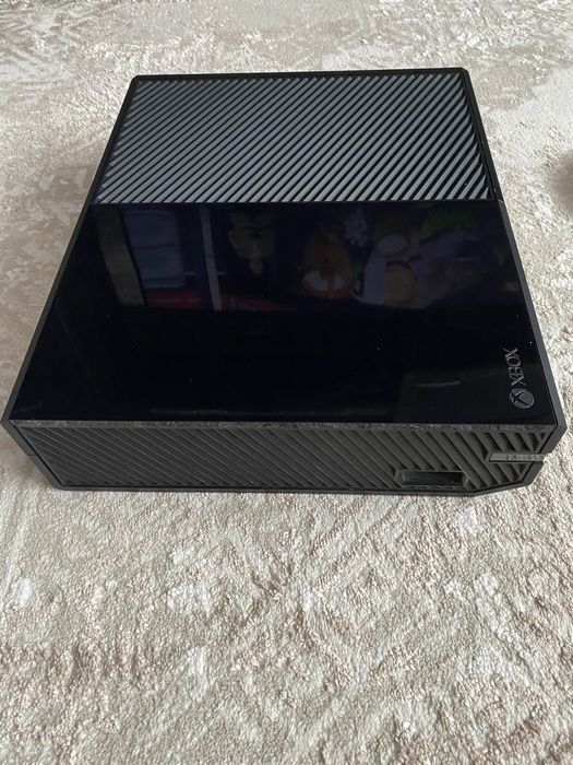 Продам Xbox One 500g