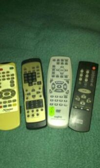 Telecomenzi DVD-TV-Recept.Romtel.Synaps CSD300,comb.CDsonerieBINATONE