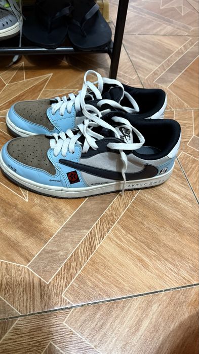 Продам кроссовки, раз.39-40.