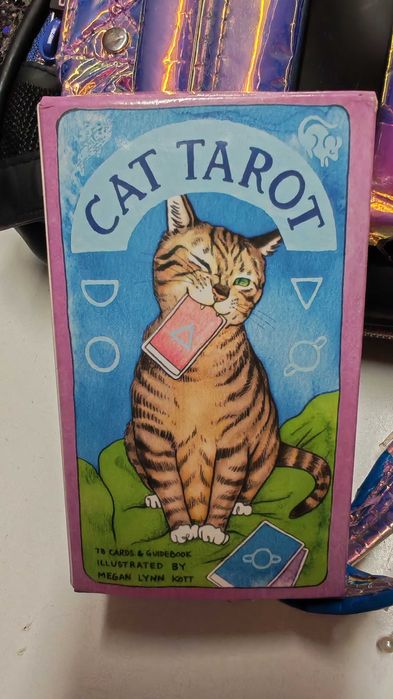 Карти таро с котки, и духове