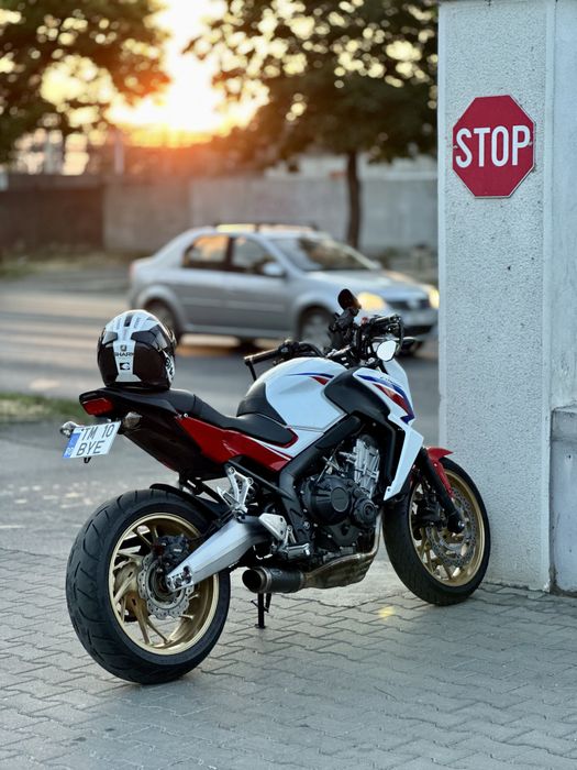 Vand Honda CB650F - pt A2 Legal - Evacuaee Shark omologata, impecabil