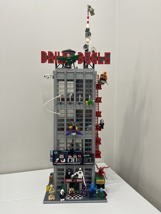 Продаю Daily Bugle lego