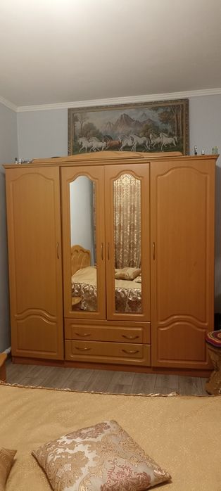 Продам спальный гарнитур