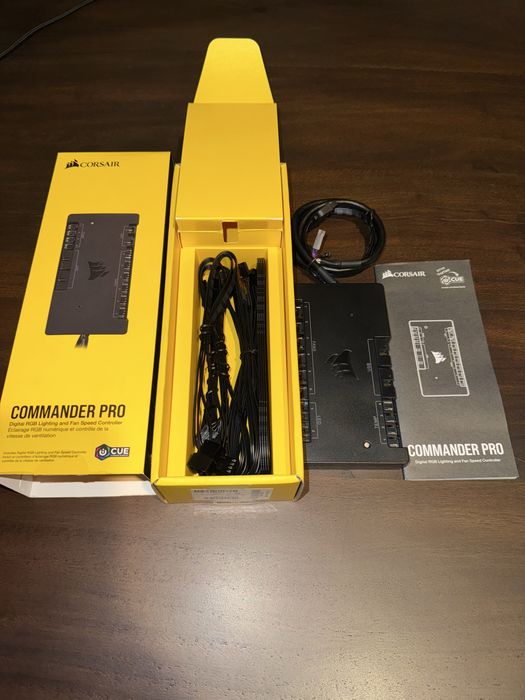 Corsair Commander Pro – controller RGB & ventilatoare stare impecabilă