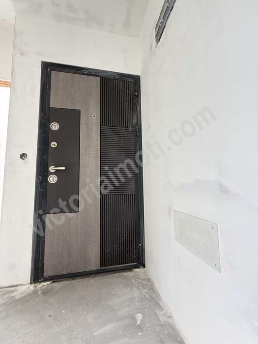 Продава се Тристаен апартамент в Велико Търново, Център - 88 кв.м за 1535 €/кв.м - Снимка #2