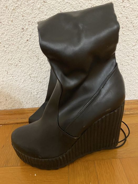 Ботуши на платформа