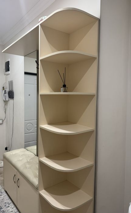 Прихожая с зеркалом