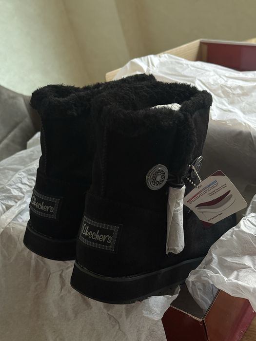 Чисто нови Ботуши на Sketchers