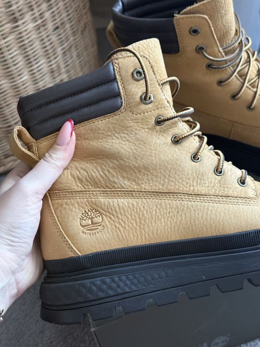 Ghete de primavara Timberland, usoare si impermeabile