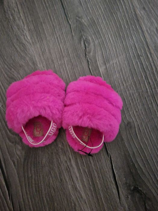 Papuci Ugg originali de bebelusi