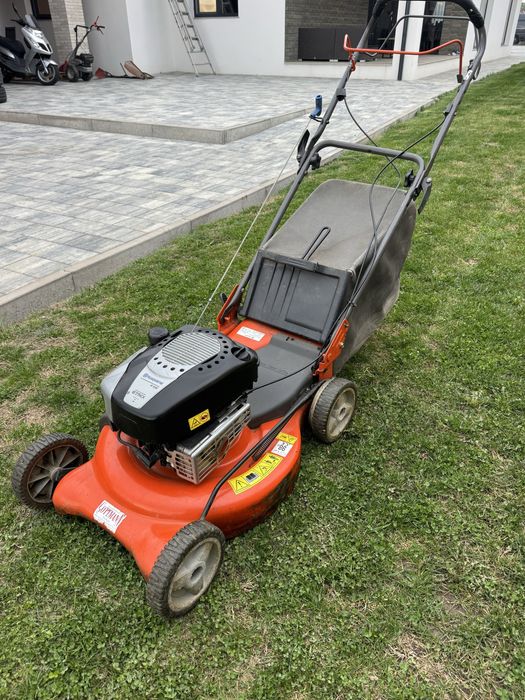 Masina tuns iarba Husqvarna cu tractiune