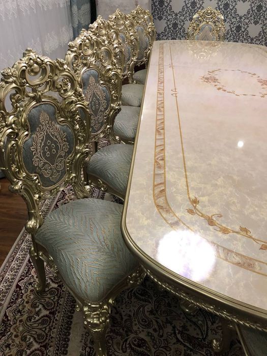 Mehmonxona uchun stol va stul