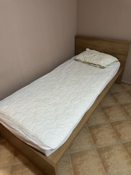 2 броя легла с матраци