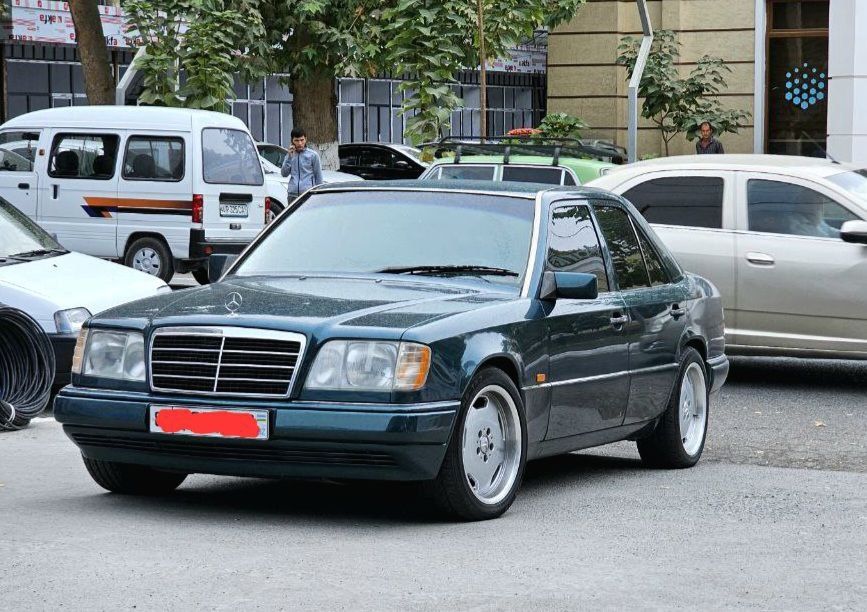 Mercedes w 124 E200 sotiladi