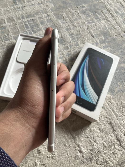Iphone SE  64GB в ИДЕАЛЕ