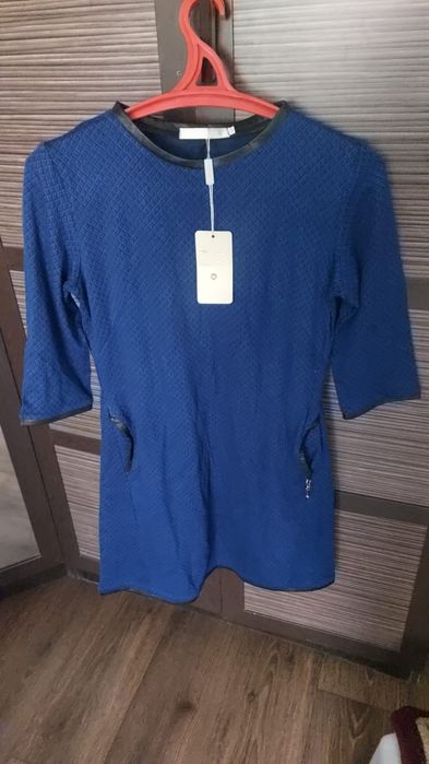 Платье срочно продам