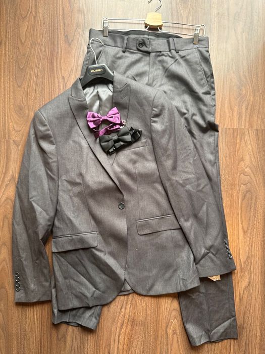 Мъжки официален костюм