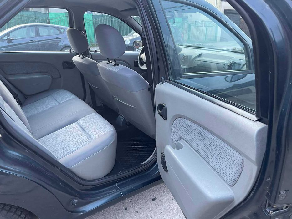 Dacia Logan 1.6 benzina 143.000 km dotari full