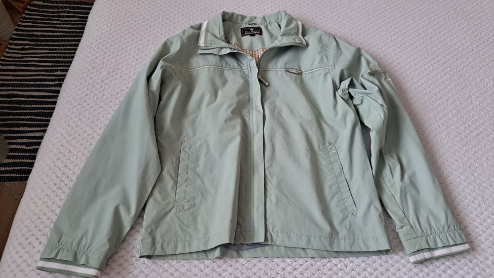 Подарявам яке С размер за София